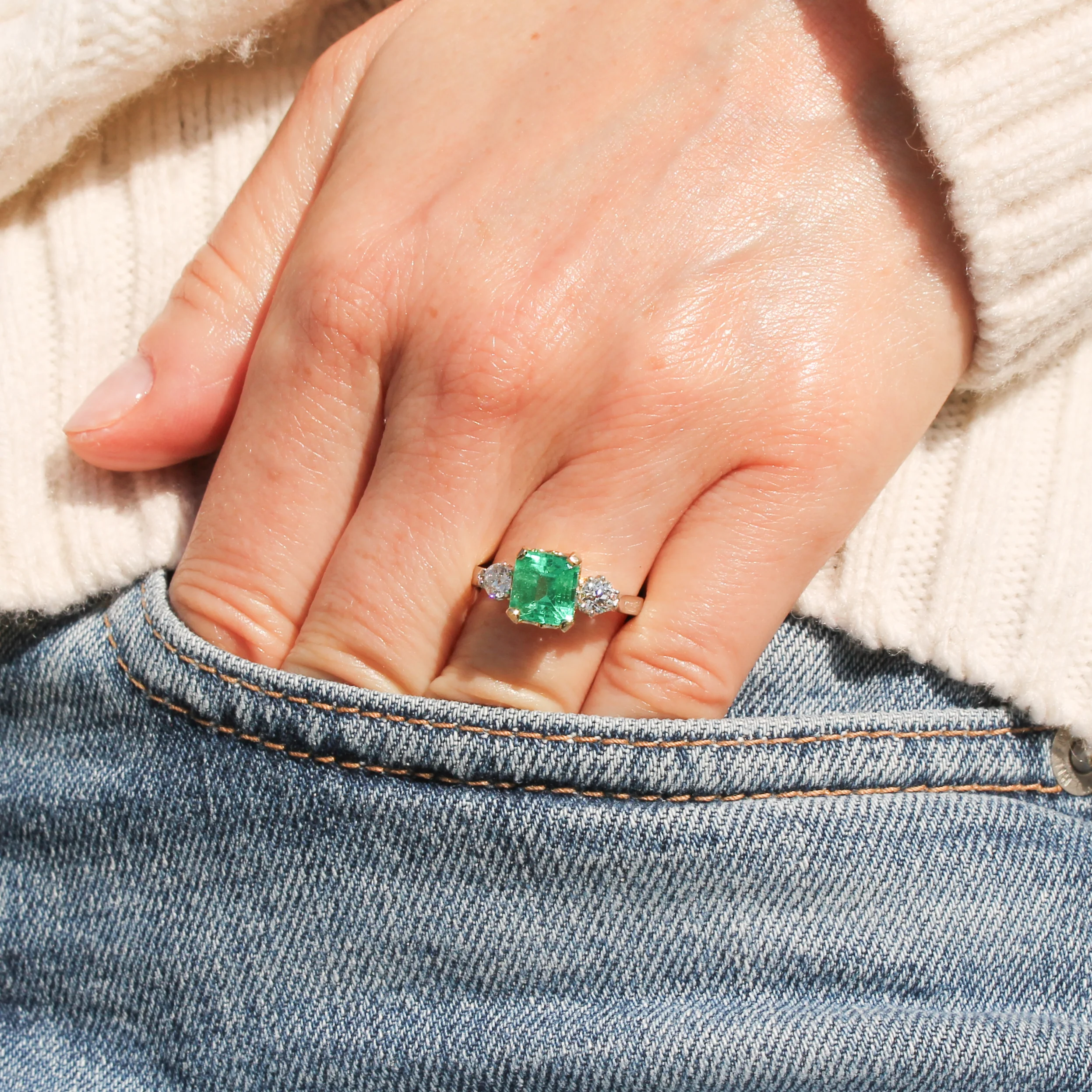 Vintage 1.80 Carat Minor Oil Colombian Emerald & Diamond Ring, circa 1930 - Image 6