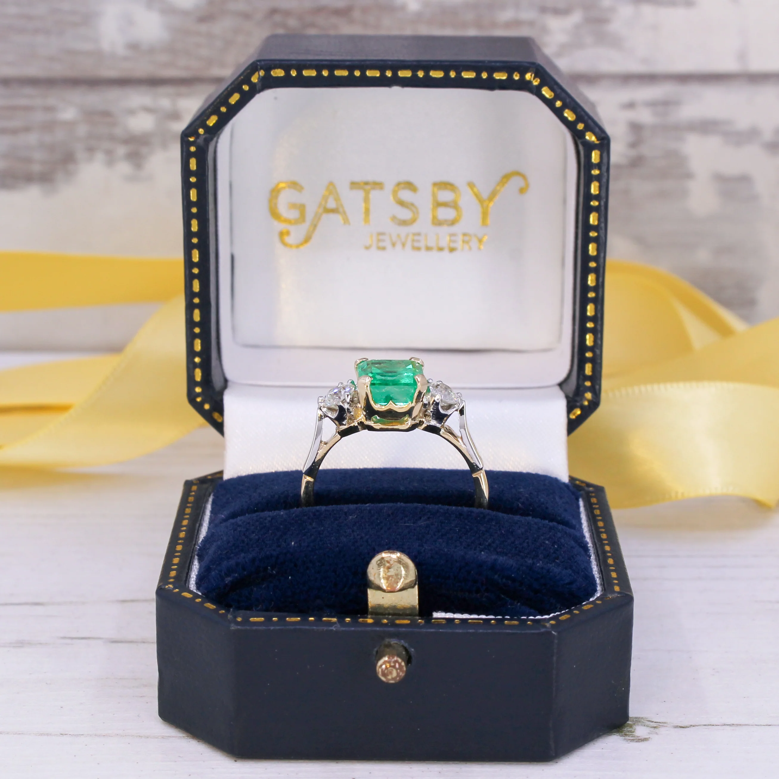 Vintage 1.80 Carat Minor Oil Colombian Emerald & Diamond Ring, circa 1930 - Image 8
