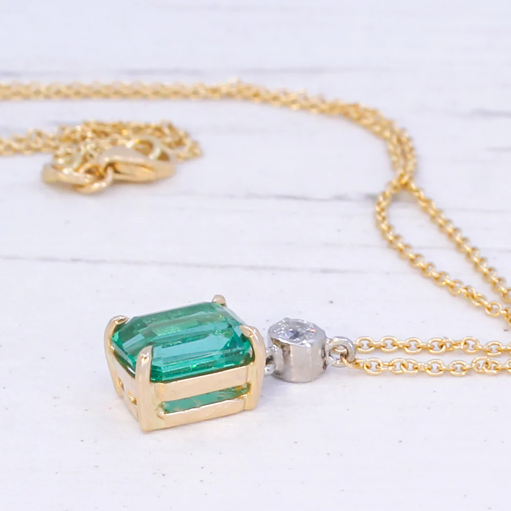 Vintage 1.97 Carat No Oil Zambian Emerald Pendant, circa 1965 - Image 7