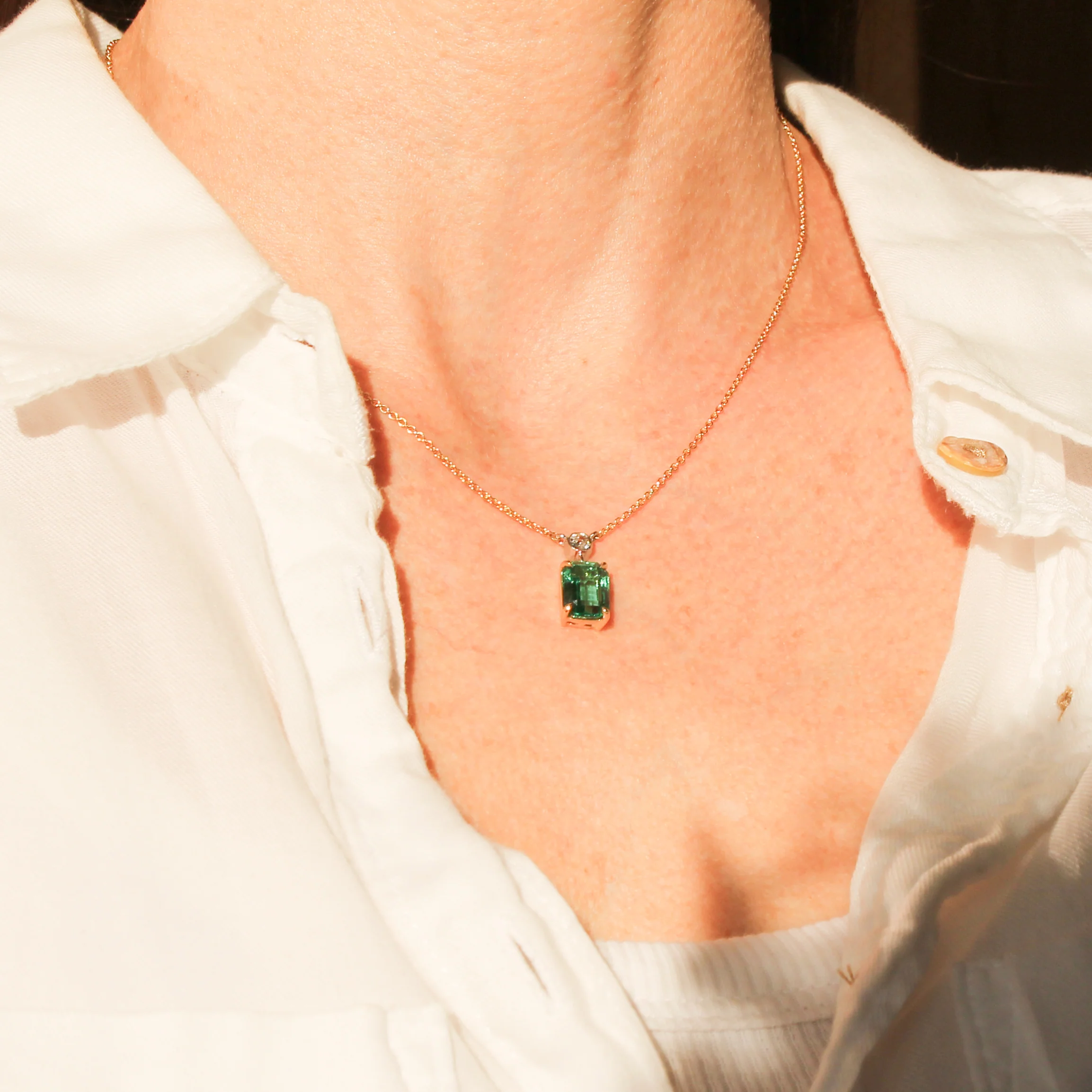 Vintage 1.97 Carat No Oil Zambian Emerald Pendant, circa 1965 - Image 9