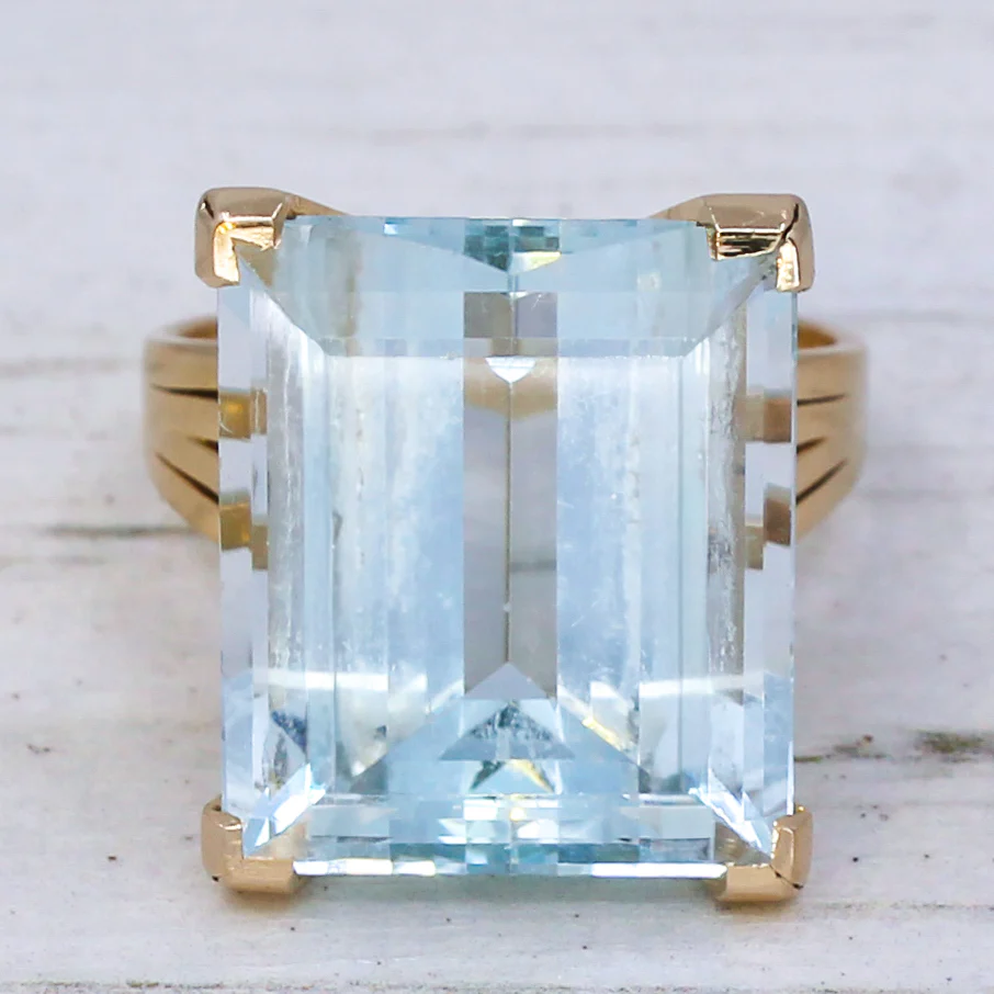 Vintage 15.00 Carat Aquamarine Solitaire Ring, circa 1960 - Image 3