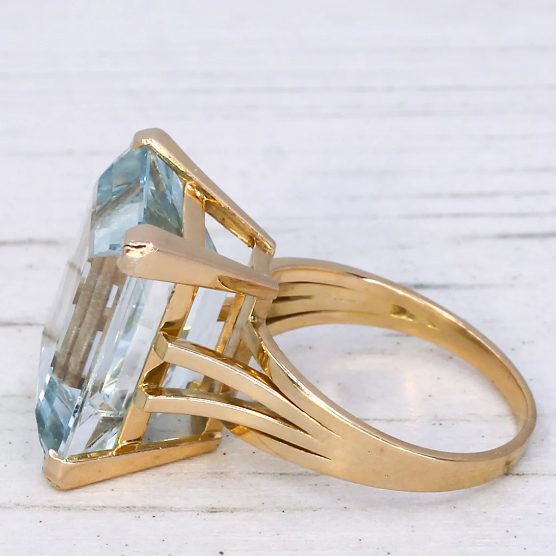 Vintage 15.00 Carat Aquamarine Solitaire Ring, circa 1960 - Image 4
