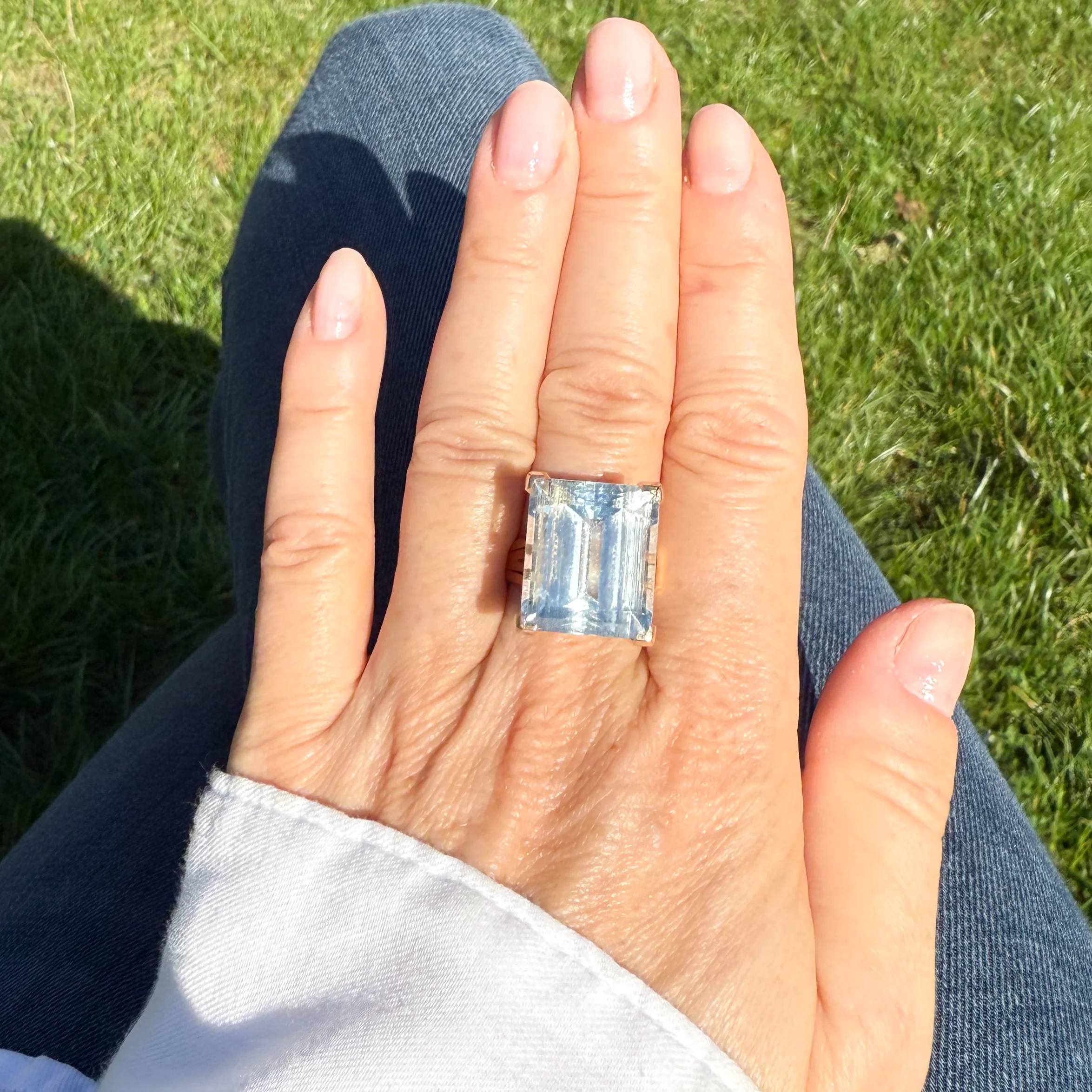 Vintage 15.00 Carat Aquamarine Solitaire Ring, circa 1960 - Image 6