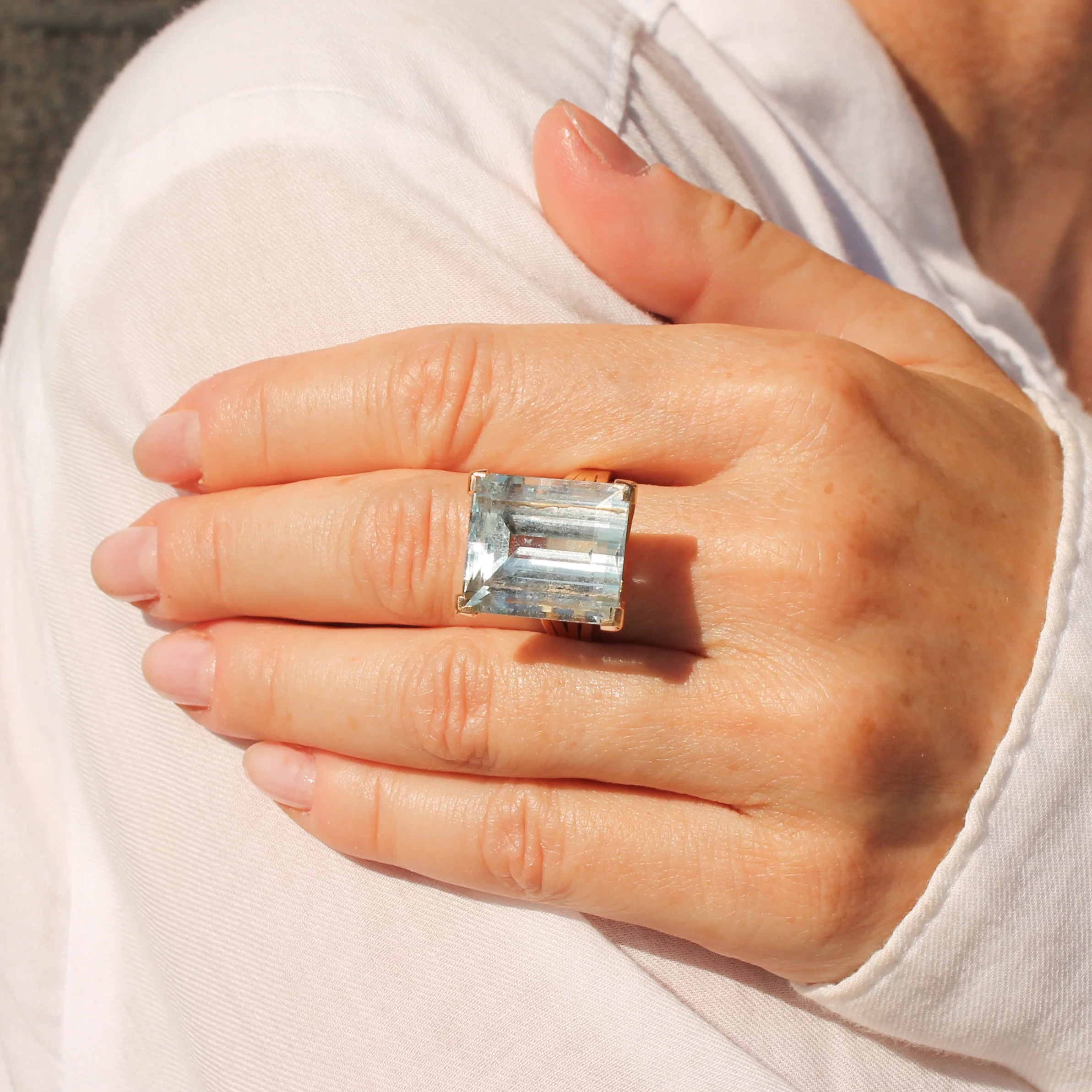 Vintage 15.00 Carat Aquamarine Solitaire Ring, circa 1960 - Image 7