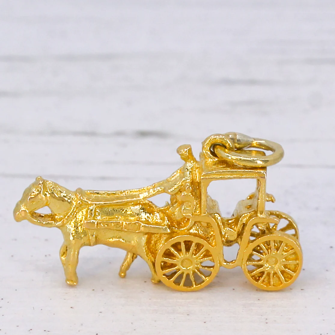 Vintage 18k Gold Horse & Carriage / Pendant Charm, circa 1970 - Image 3