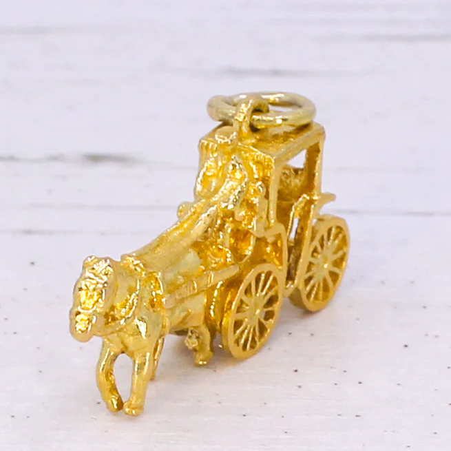 Vintage 18k Gold Horse & Carriage / Pendant Charm, circa 1970 - Image 4