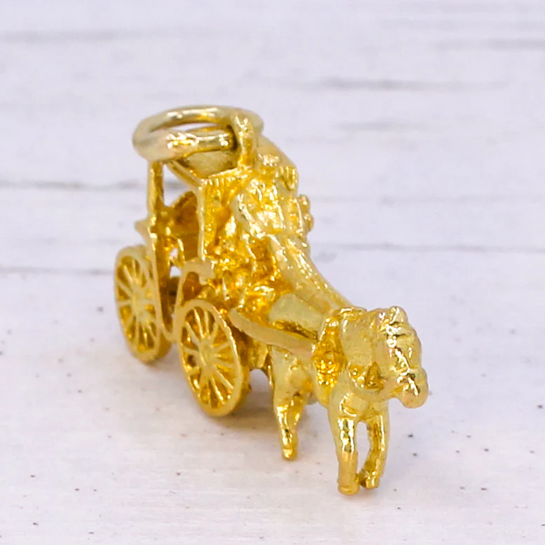 Vintage 18k Gold Horse & Carriage / Pendant Charm, circa 1970 - Image 5