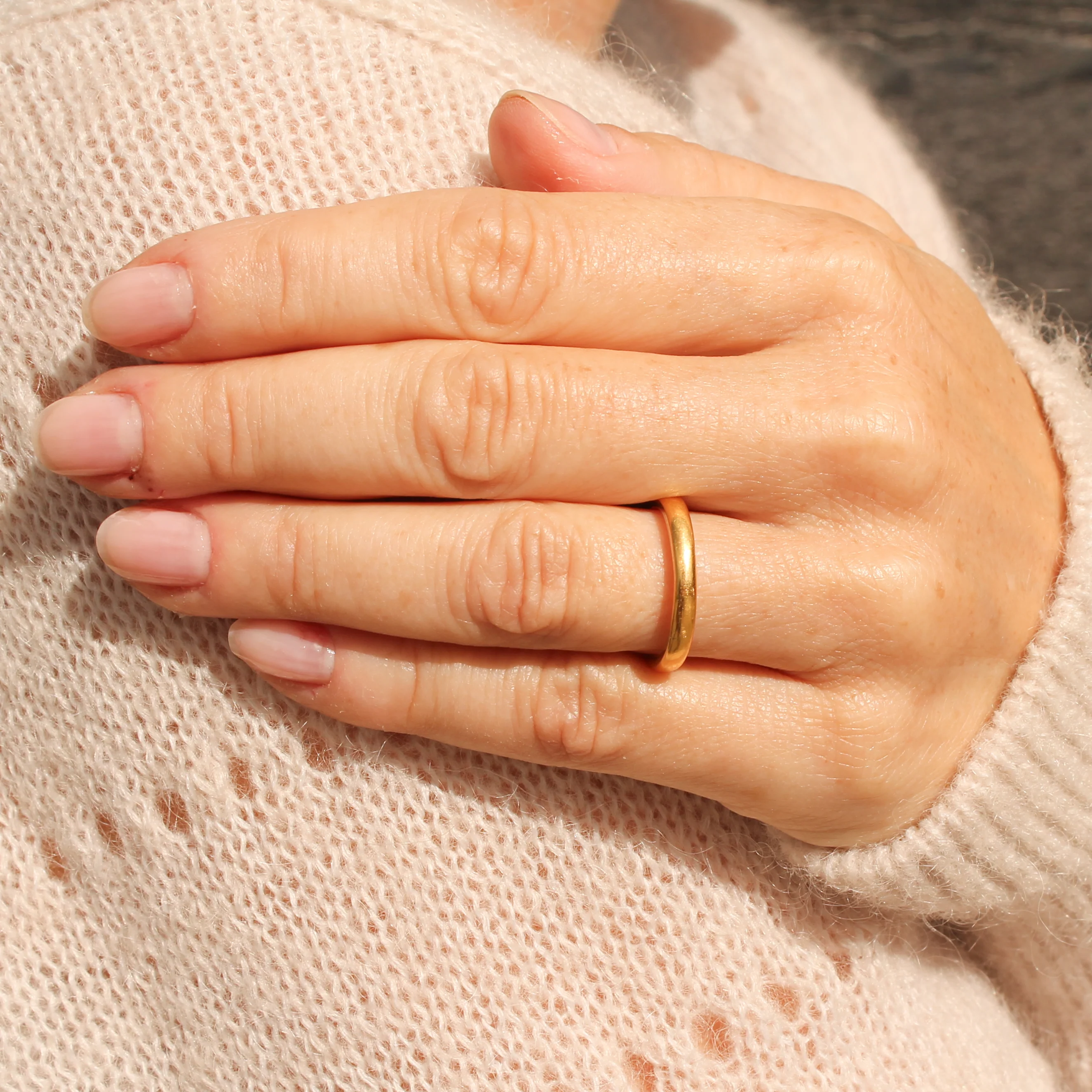 Vintage 22k Yellow Gold Wedding Band Ring, Dated 1949, size K - Image 3
