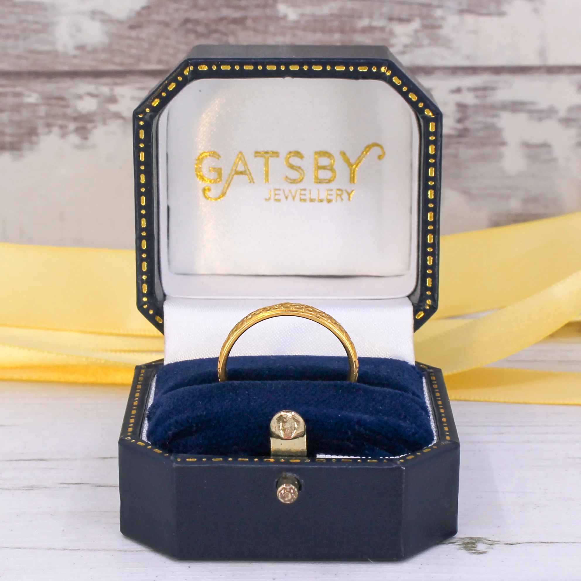 Vintage 22k Yellow Gold Wedding Band Ring, dated 1956, size P - Image 5