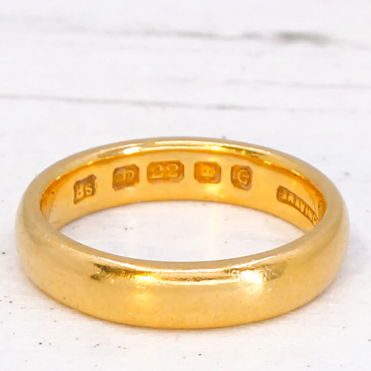 Vintage 22k Yellow Gold Wedding Band Ring, dated 1960, size J