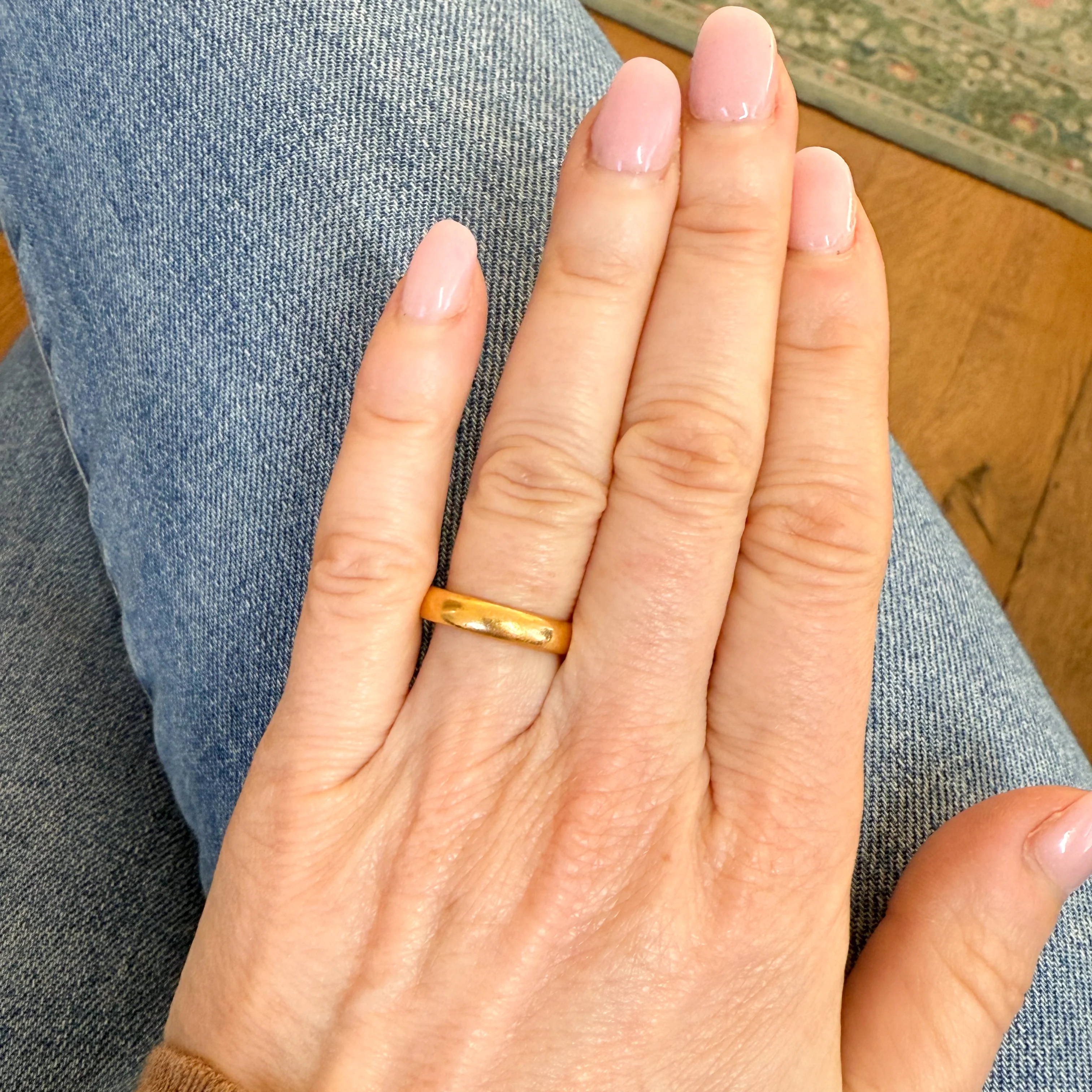 Vintage 22k Yellow Gold Wedding Band Ring, dated 1960, size J - Image 3