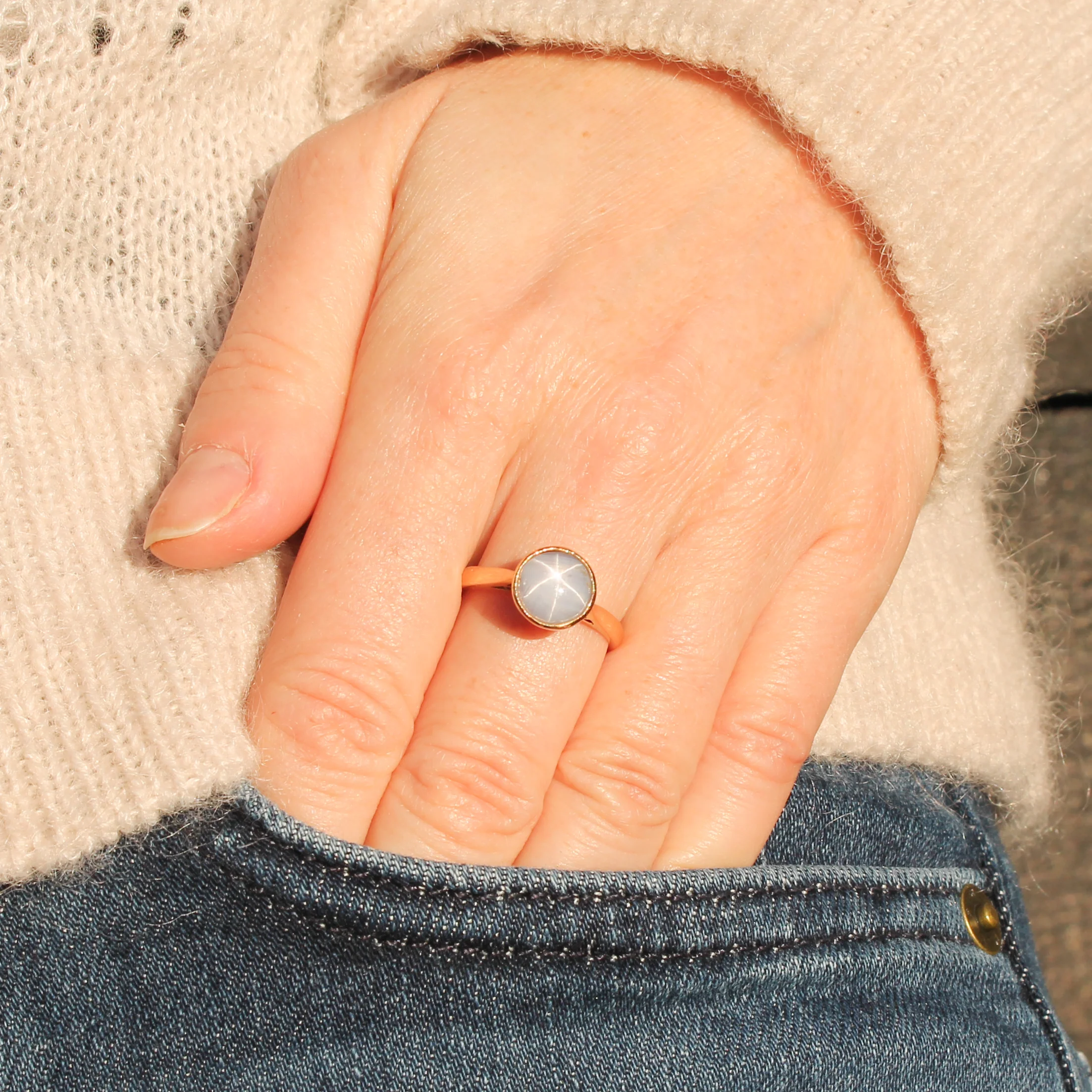 Vintage 4.25 Carat Unheated Ceylon Star Sapphire Ring, circa 1950 - Image 6