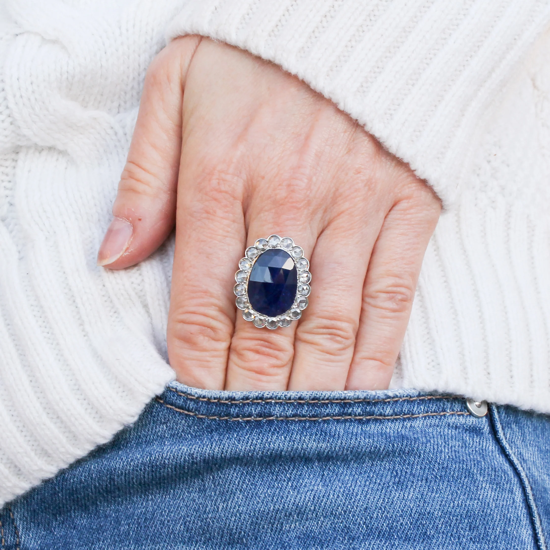 Vintage 8.92 Carat Unheated Burmese Sapphire & Diamond Ring, circa 1960 - Image 2