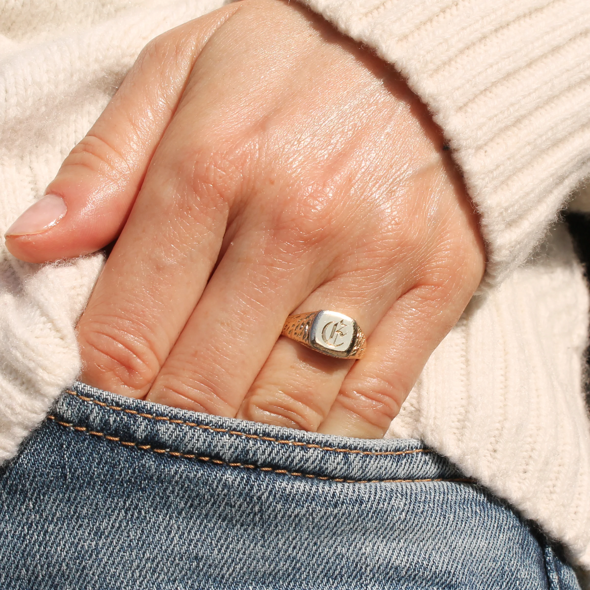 Vintage 9k Gold Signet Ring, dated 1973 - Image 7