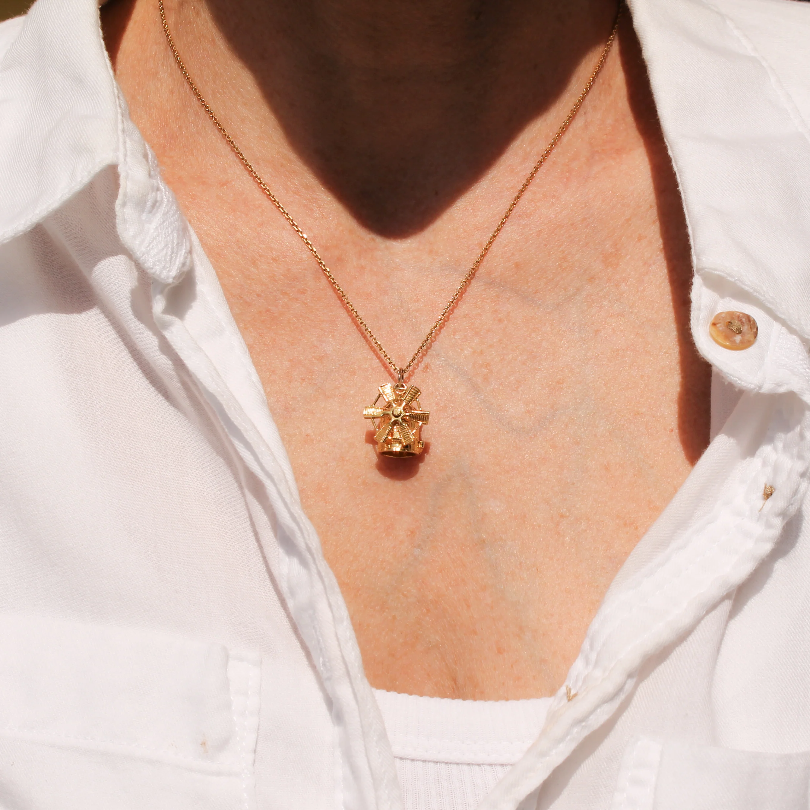 Vintage 9k Windmill Charm / Pendant, dated 1976 - Image 7
