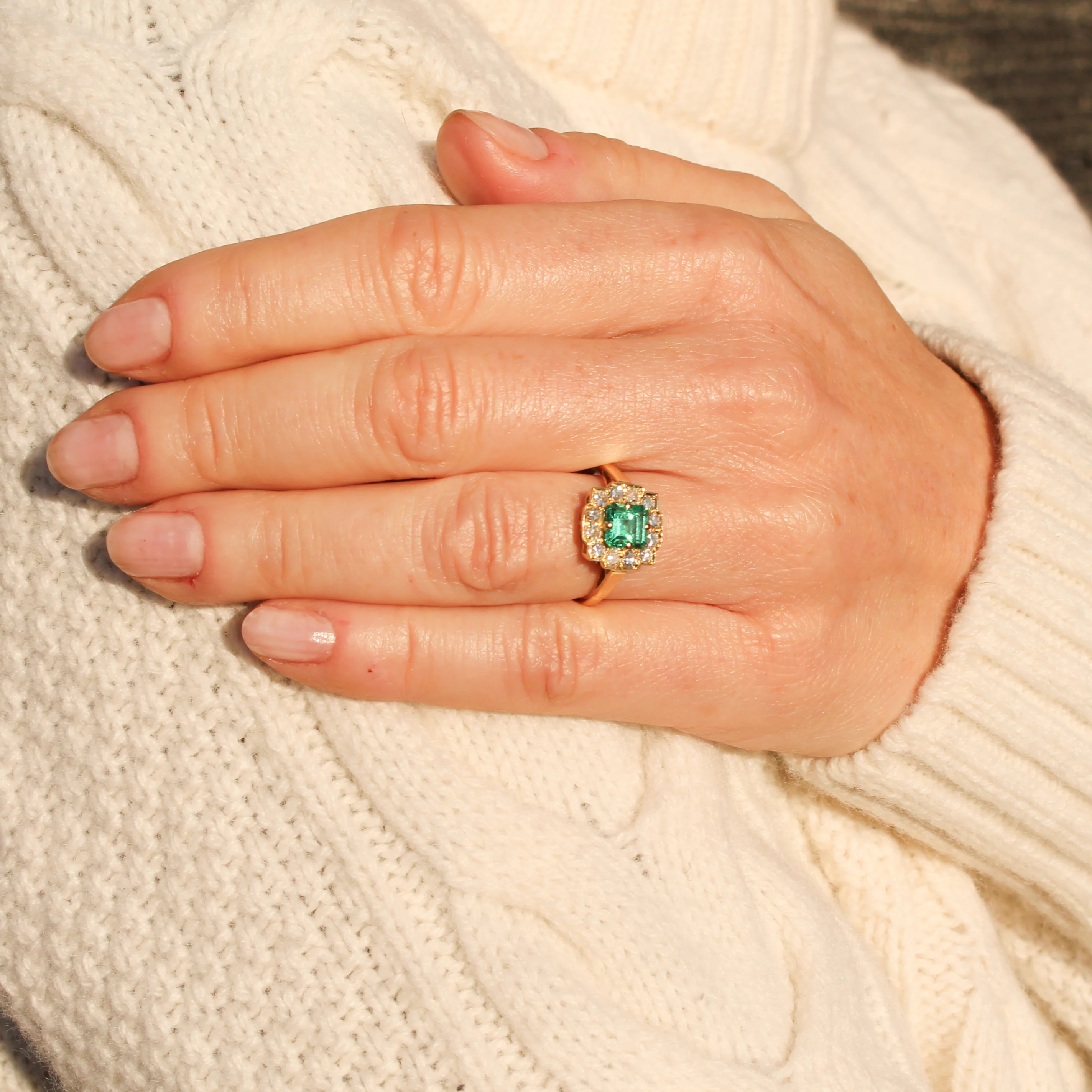 Vintage Colombian Emerald & Diamond Cluster Ring, circa 1930 - Image 7
