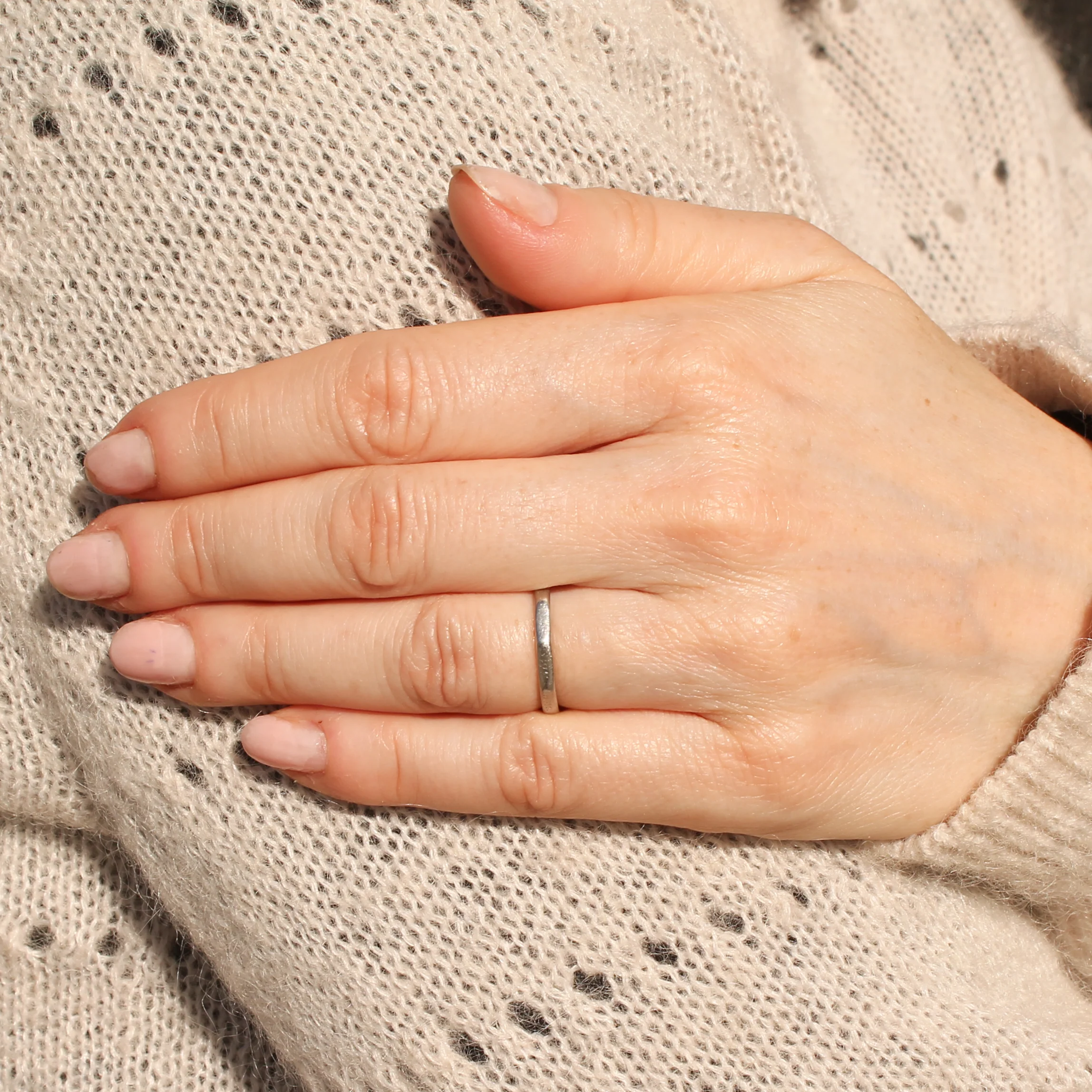 Vintage Platinum Wedding Band Ring, Size L - Image 4