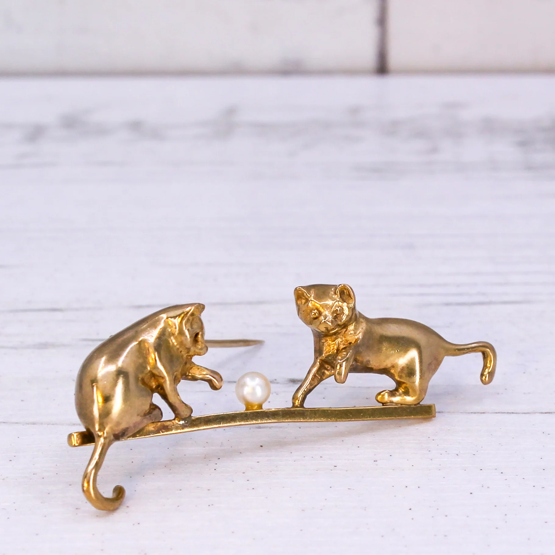 Vintage Two Cats Pin Brooch, dated 1995 - Image 4